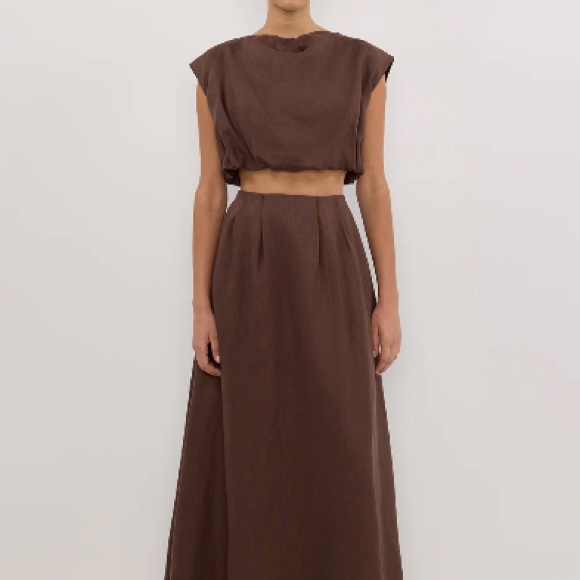 DISSH Dresses & Skirts - Elegant Brown Maxi Skirt